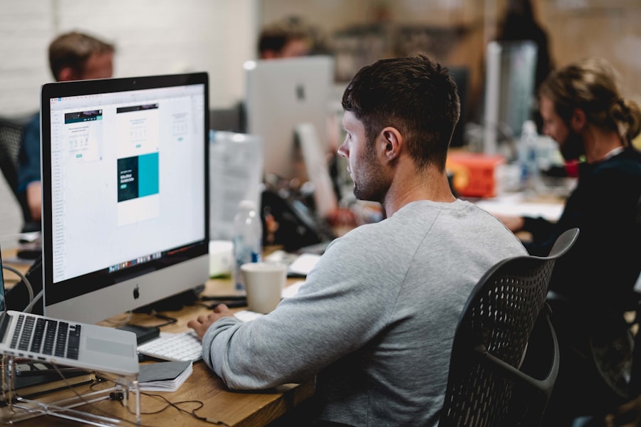 The Role of Simplicity and Versatility in Logo Design